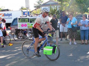 Leaving Tandem Properties at the start of the 2009 Gold Rush RandonnÃ©e. Picture courtesy of Jean Jackman.